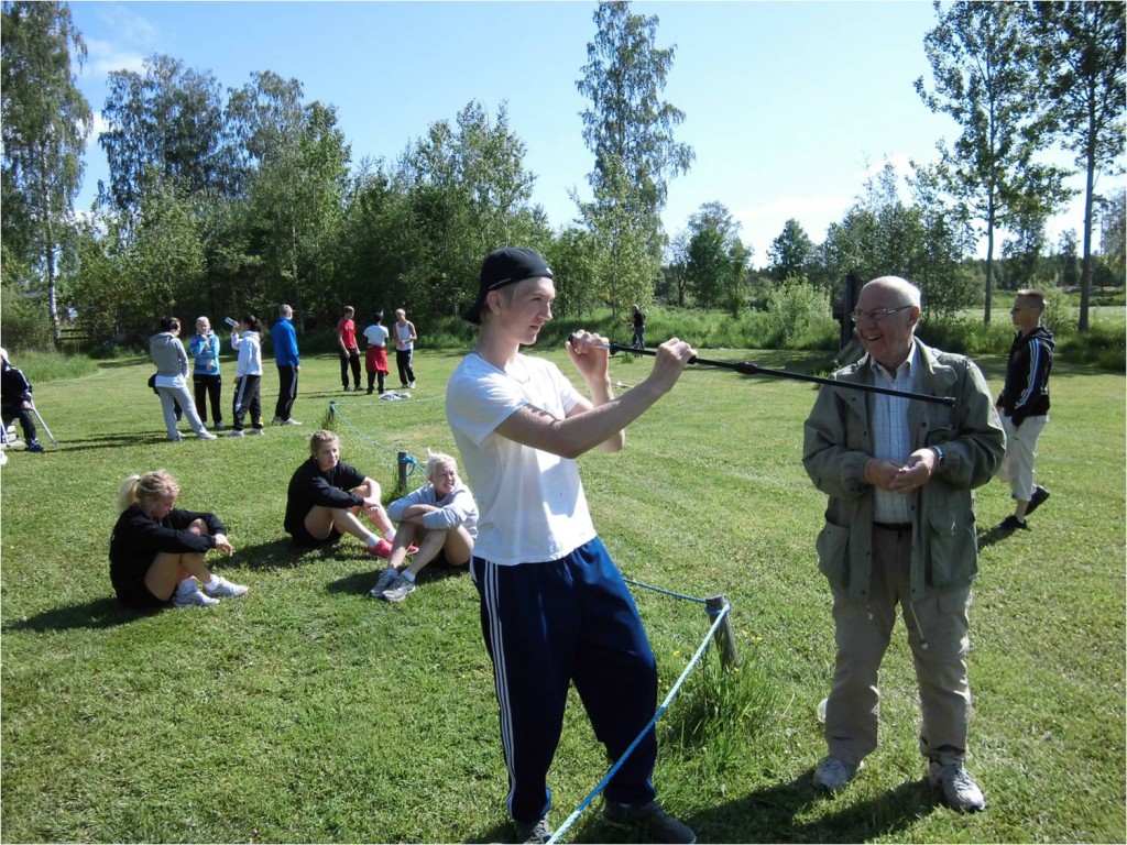 Simon ställer in siktet